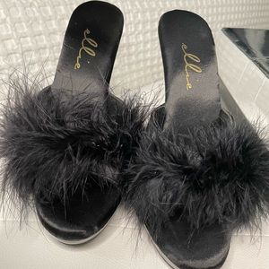5” Marabou Slipper. Perfect Condition.